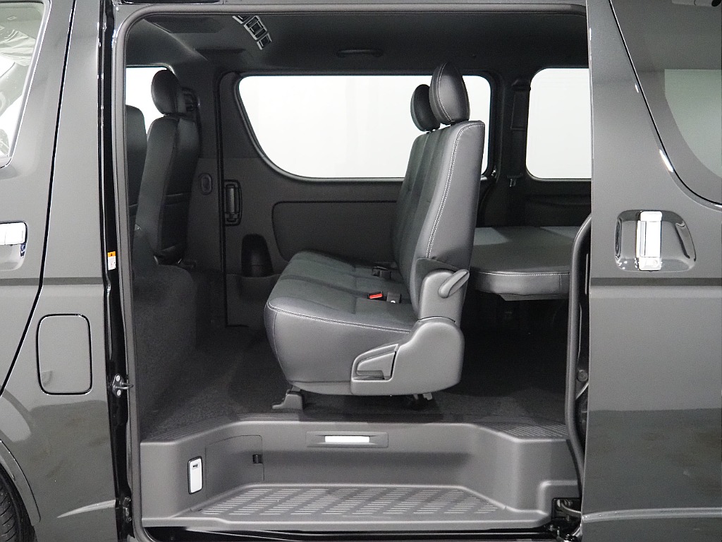 【新車/ハイエースバン/ガソリン2.0L/両側パワースライドドア】ローダウン×オリジナルアルミホイール【全国納車可能】