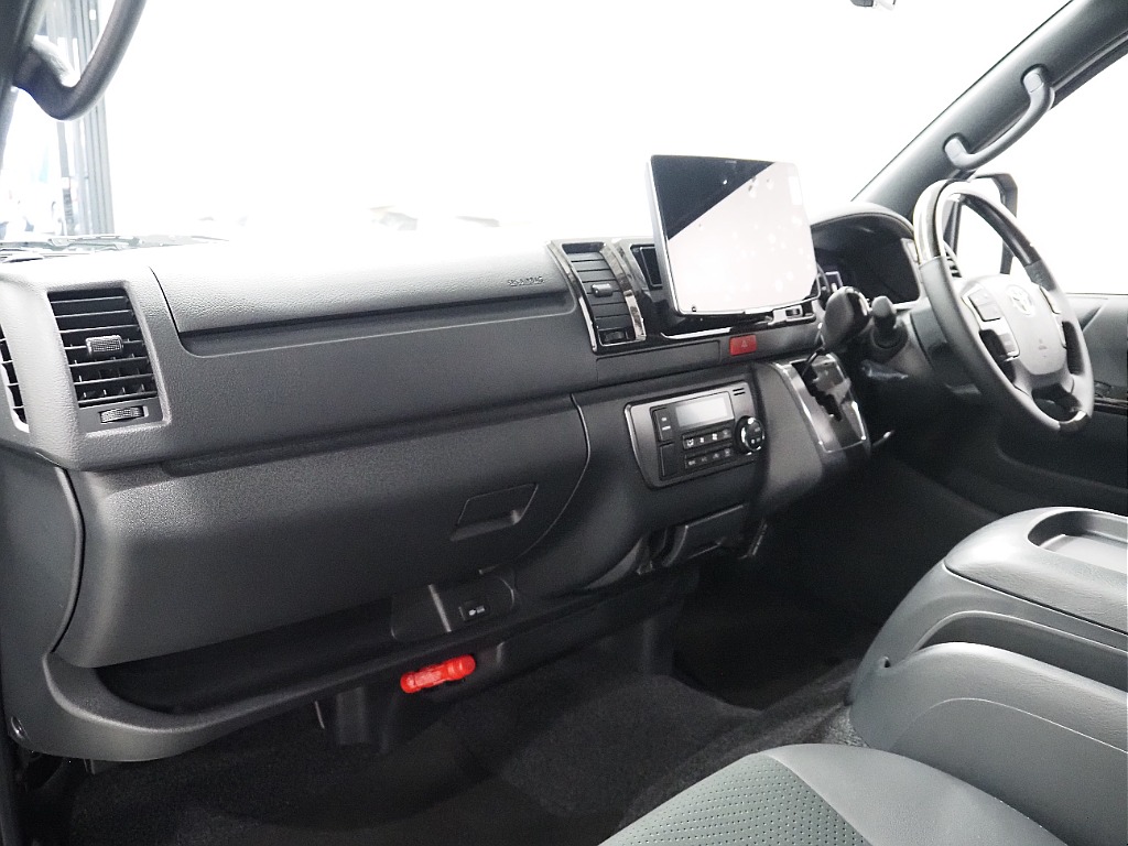 【新車/ハイエースバン/ガソリン2.0L/両側パワースライドドア】ローダウン×オリジナルアルミホイール【全国納車可能】