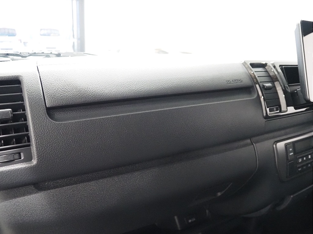 【新車/ハイエースバン/ガソリン2.0L/両側パワースライドドア】ローダウン×オリジナルアルミホイール【全国納車可能】