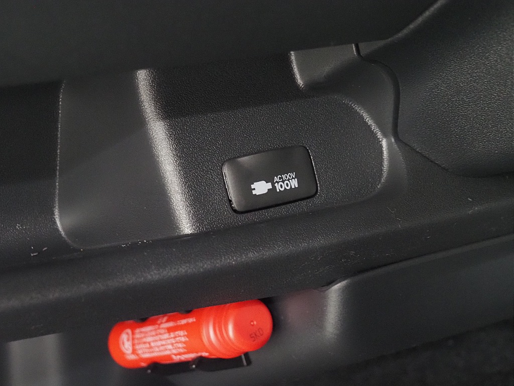 【新車/ハイエースバン/ガソリン2.0L/両側パワースライドドア】ローダウン×オリジナルアルミホイール【全国納車可能】