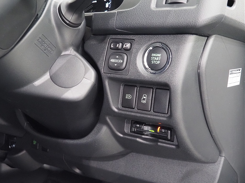 トヨタ ハイエース(25枚目)