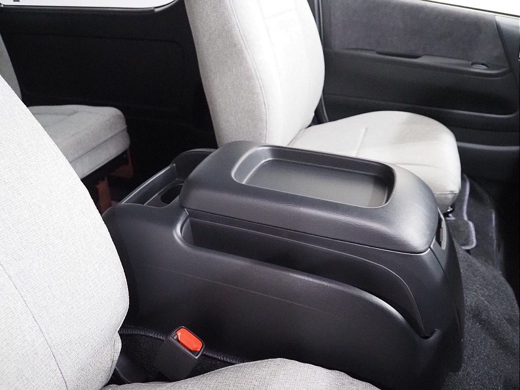 新車ワゴンGL2WD　オリジナル8ナンバーキャンピングカー【BELUGA】が入庫しました♪木目内装/フルフラット3人掛けシート！