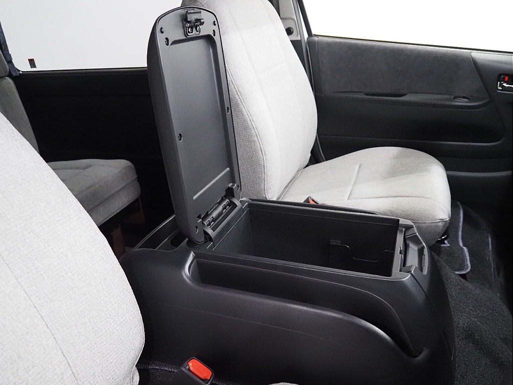 新車ワゴンGL2WD　オリジナル8ナンバーキャンピングカー【BELUGA】が入庫しました♪木目内装/フルフラット3人掛けシート！