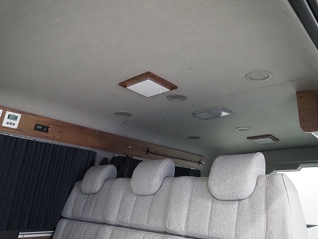 新車ワゴンGL2WD　オリジナル8ナンバーキャンピングカー【BELUGA】が入庫しました♪木目内装/フルフラット3人掛けシート！