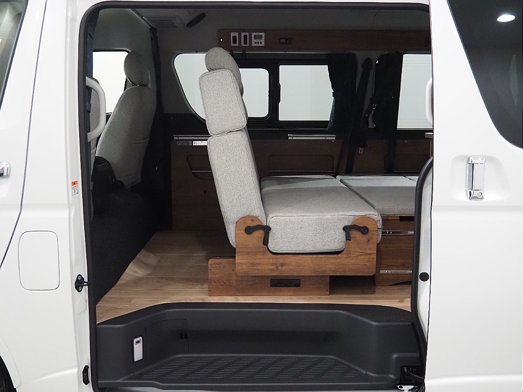 新車ワゴンGL2WD　オリジナル8ナンバーキャンピングカー【BELUGA】が入庫しました♪木目内装/フルフラット3人掛けシート！