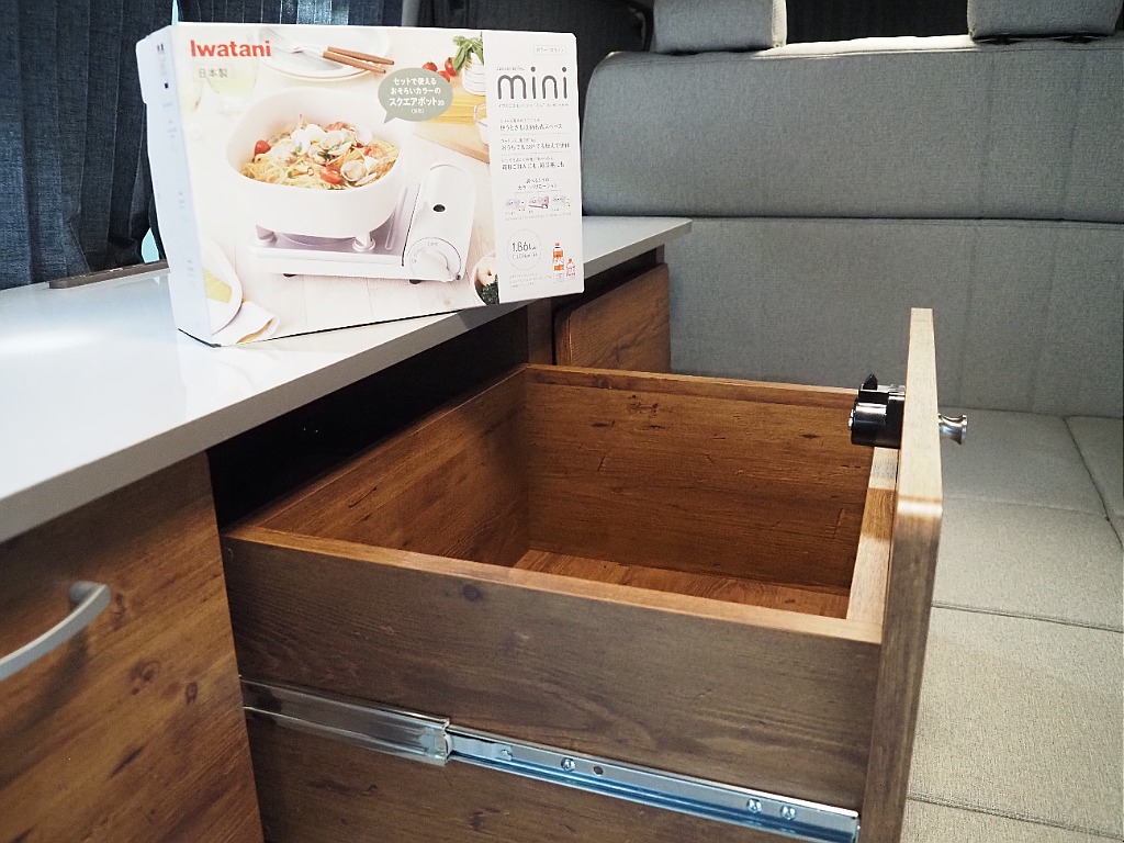 新車ワゴンGL2WD　オリジナル8ナンバーキャンピングカー【BELUGA】が入庫しました♪木目内装/フルフラット3人掛けシート！