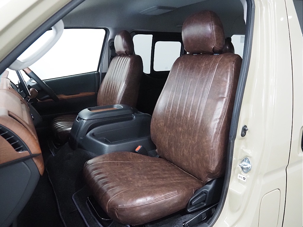 トヨタ ハイエースバン(14枚目)