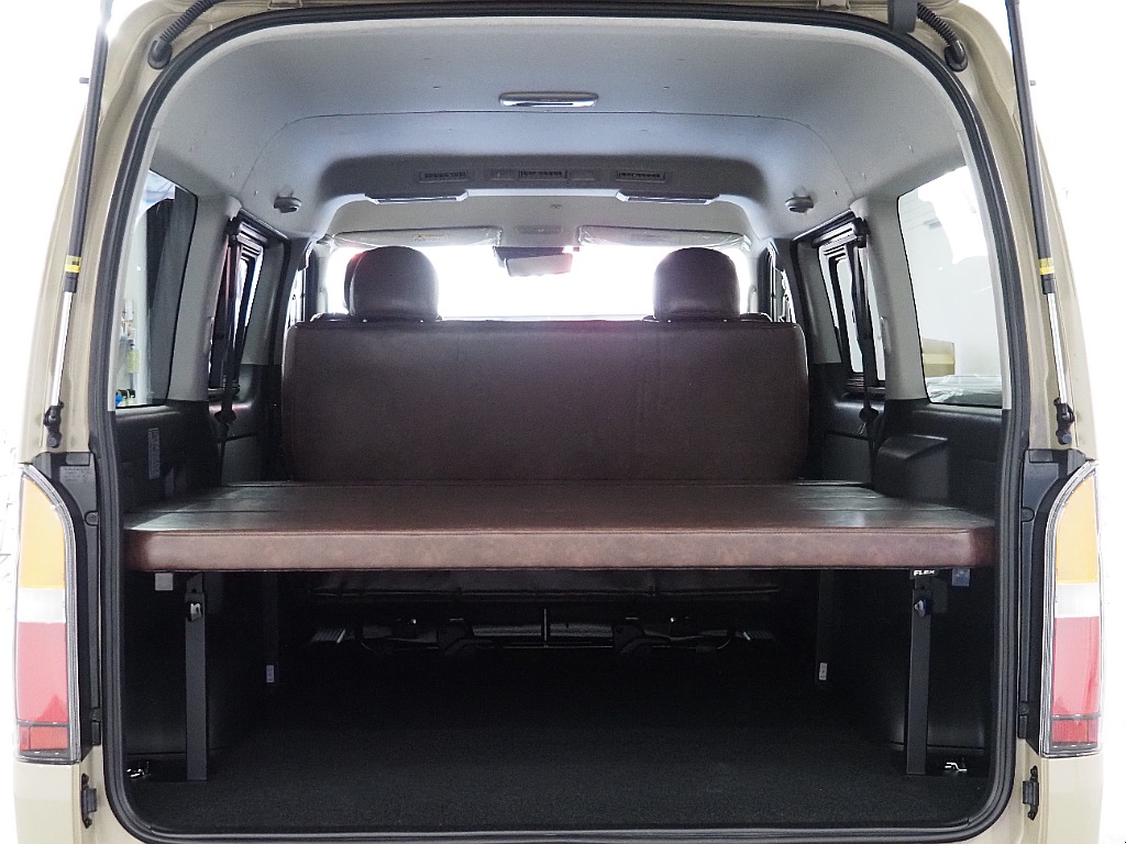 トヨタ ハイエースバン(18枚目)