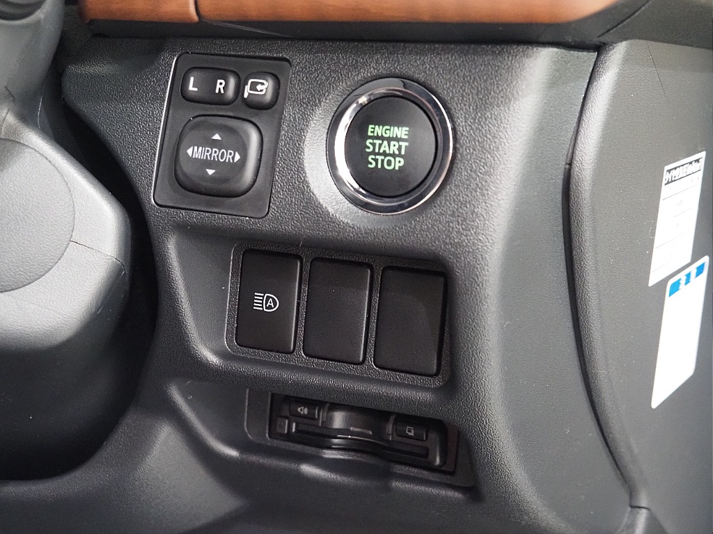 トヨタ ハイエースバン(28枚目)