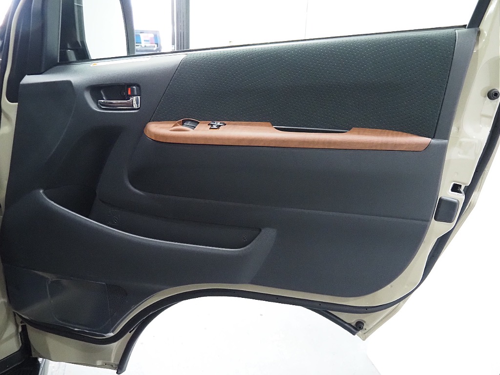 トヨタ ハイエースバン(30枚目)