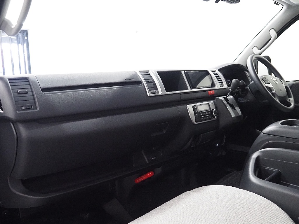 【新車/ハイエースワゴン/キャンピングORCA/2WD】茶木目内装♪【全国納車可能】