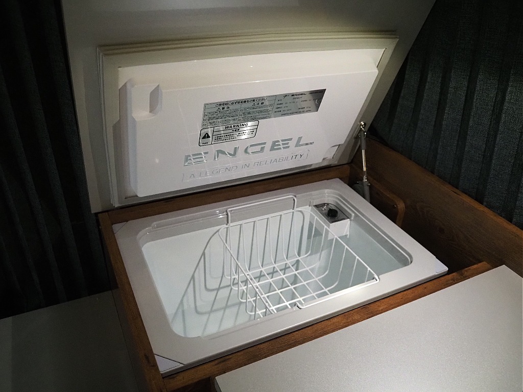 【新車/ハイエースワゴン/キャンピングORCA/2WD】茶木目内装♪【全国納車可能】