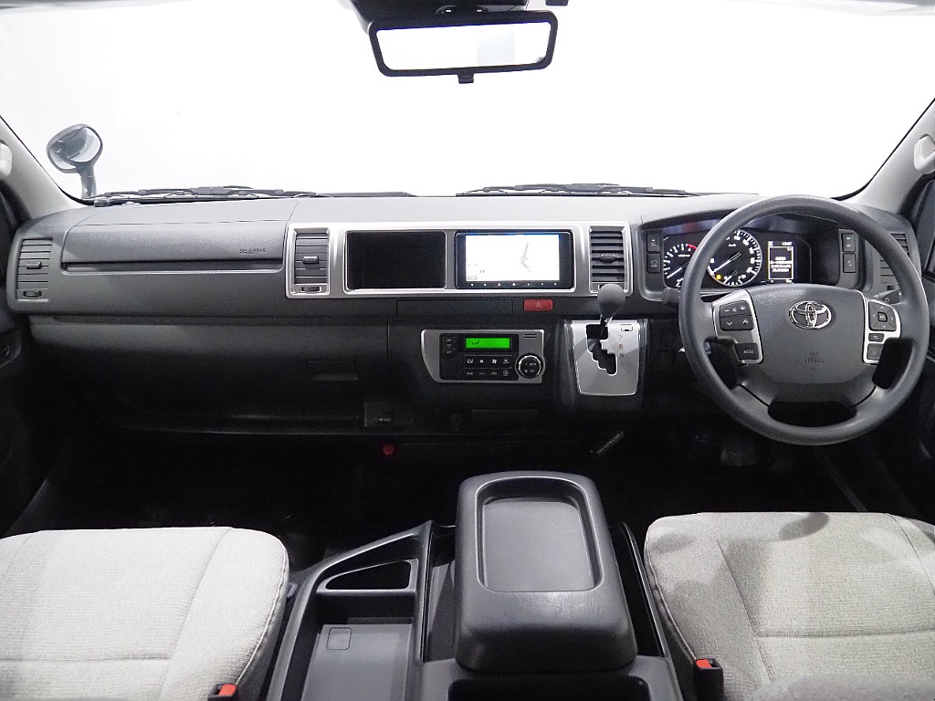 【新車/ハイエースワゴン/キャンピングORCA/2WD】茶木目内装♪【全国納車可能】