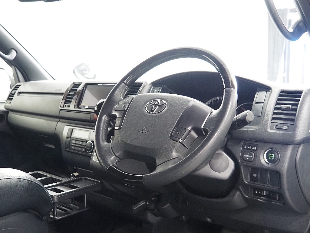 トヨタ ハイエースバン(11枚目)