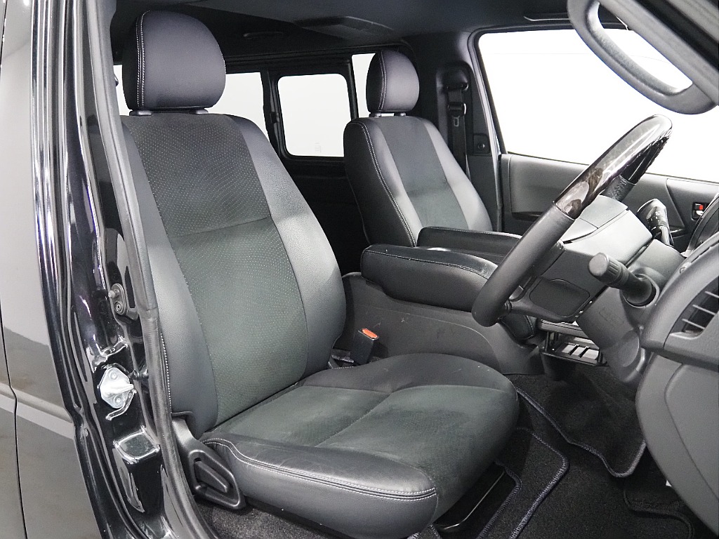 トヨタ ハイエースバン(12枚目)