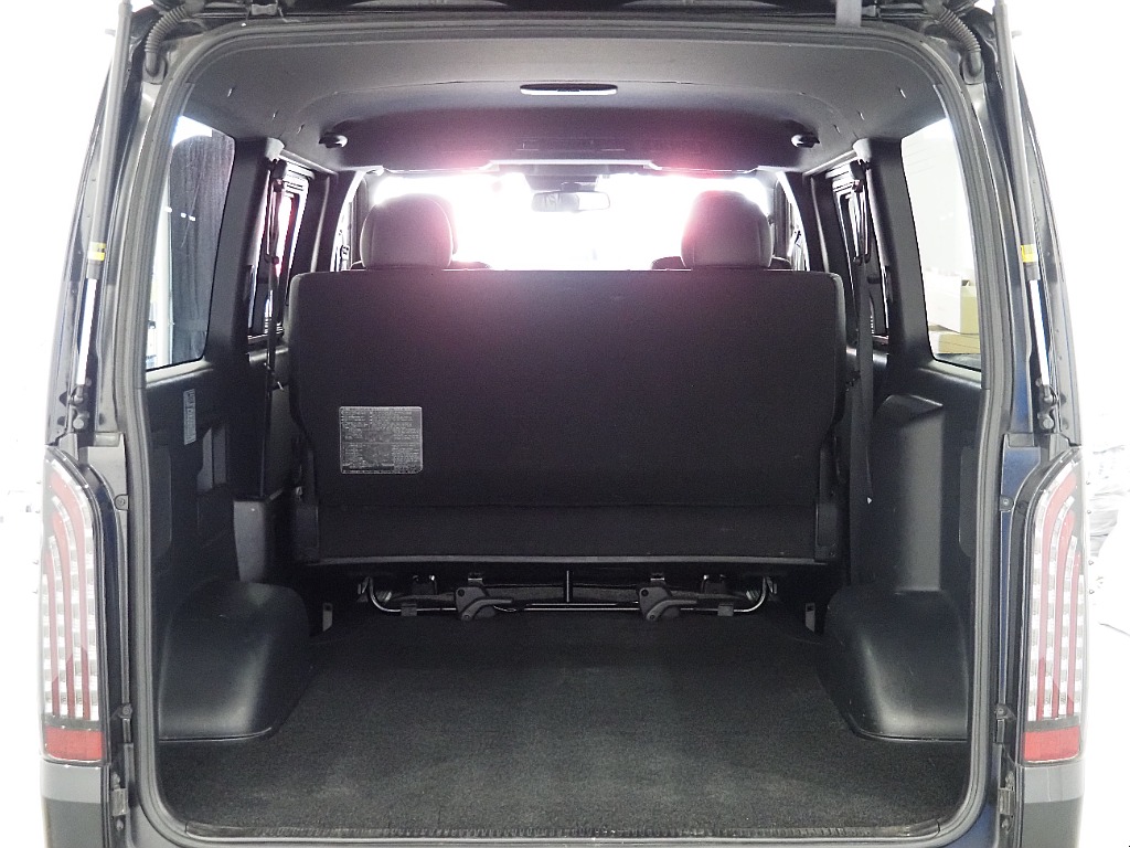 トヨタ ハイエースバン(16枚目)