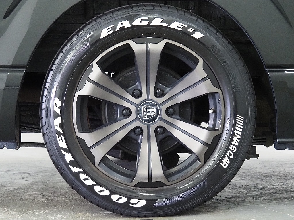 トヨタ ハイエースバン(8枚目)