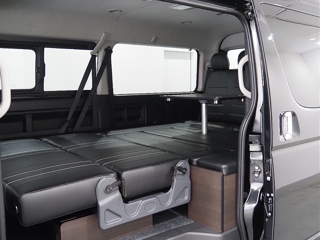 【新車/ワゴンGL/4WD/フルフラットアレンジNEWAS】脱着可能なテーブルにフローリング施工♪【全国納車可能】