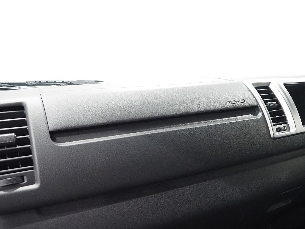 【新車/ワゴンGL/4WD/フルフラットアレンジNEWAS】脱着可能なテーブルにフローリング施工♪【全国納車可能】