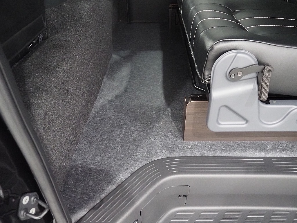 【新車/ワゴンGL/4WD/フルフラットアレンジNEWAS】脱着可能なテーブルにフローリング施工♪【全国納車可能】