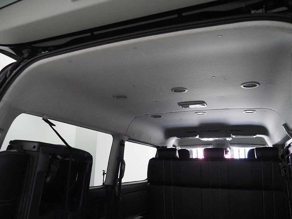 【新車/ワゴンGL/4WD/フルフラットアレンジNEWAS】脱着可能なテーブルにフローリング施工♪【全国納車可能】