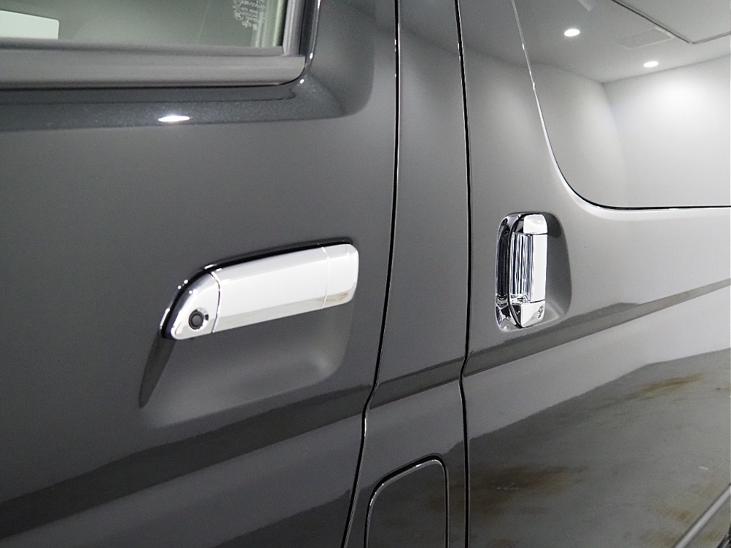 【新車/ワゴンGL/4WD/フルフラットアレンジNEWAS】脱着可能なテーブルにフローリング施工♪【全国納車可能】