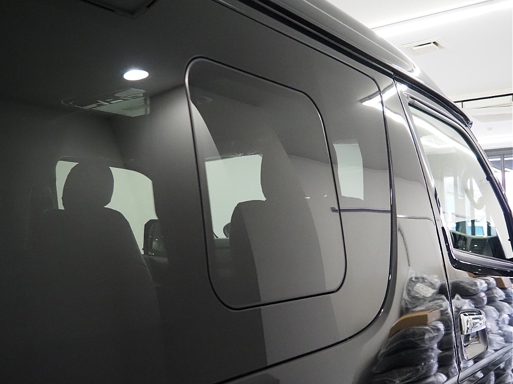 【新車/ワゴンGL/4WD/フルフラットアレンジNEWAS】脱着可能なテーブルにフローリング施工♪【全国納車可能】