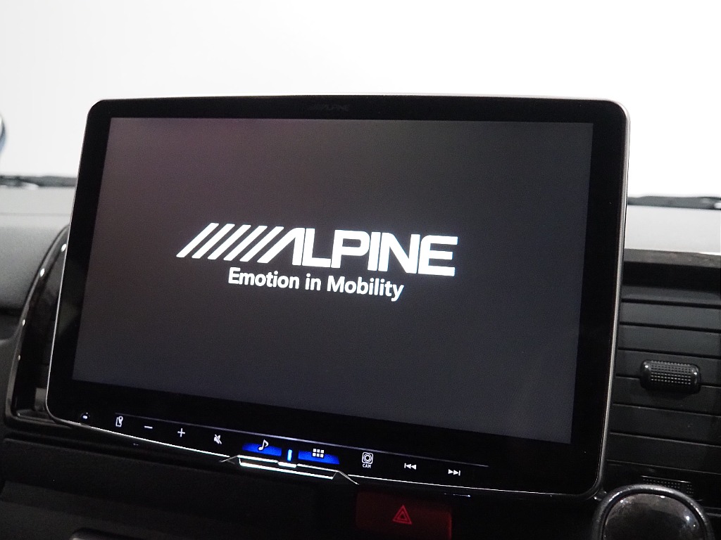 【Ｒ3年式/ハイエースバン/ディーゼル4ＷＤ/両側小窓付き】新品ホイール＆タイヤ付♪【全国納車可能】