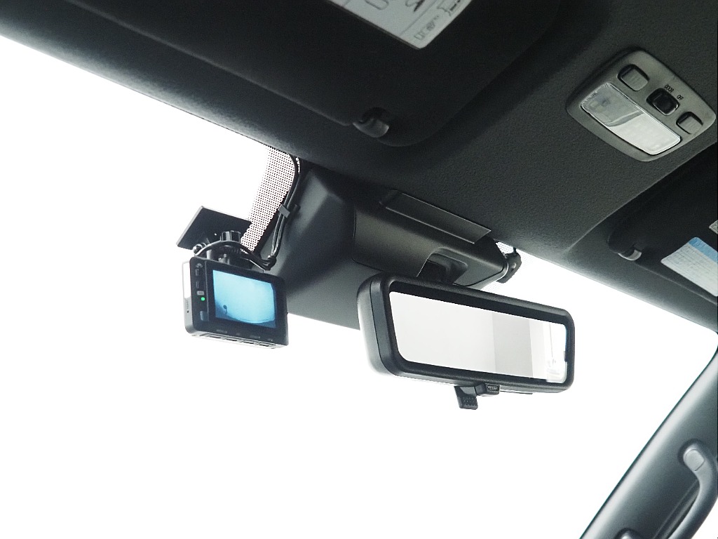 【Ｒ3年式/ハイエースバン/ディーゼル4ＷＤ/両側小窓付き】新品ホイール＆タイヤ付♪【全国納車可能】