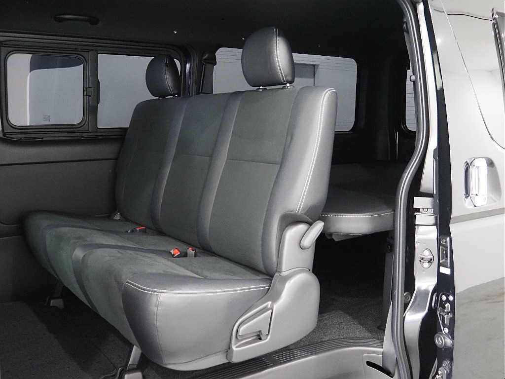 【Ｒ3年式/ハイエースバン/ディーゼル4ＷＤ/両側小窓付き】新品ホイール＆タイヤ付♪【全国納車可能】