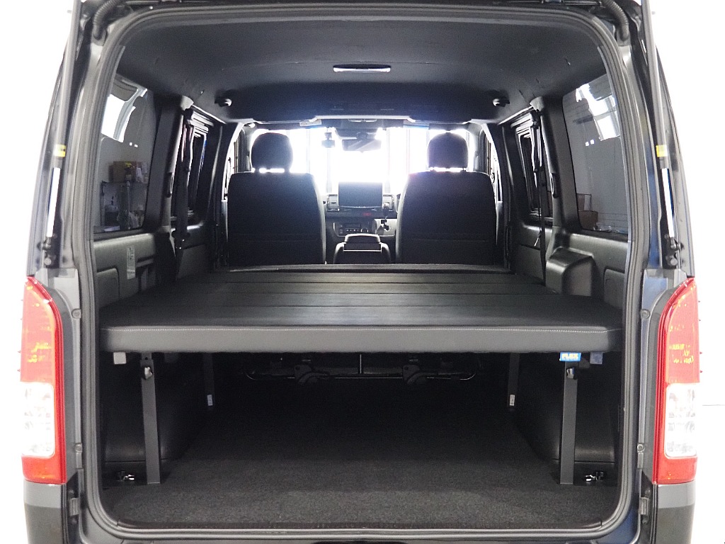 【Ｒ3年式/ハイエースバン/ディーゼル4ＷＤ/両側小窓付き】新品ホイール＆タイヤ付♪【全国納車可能】