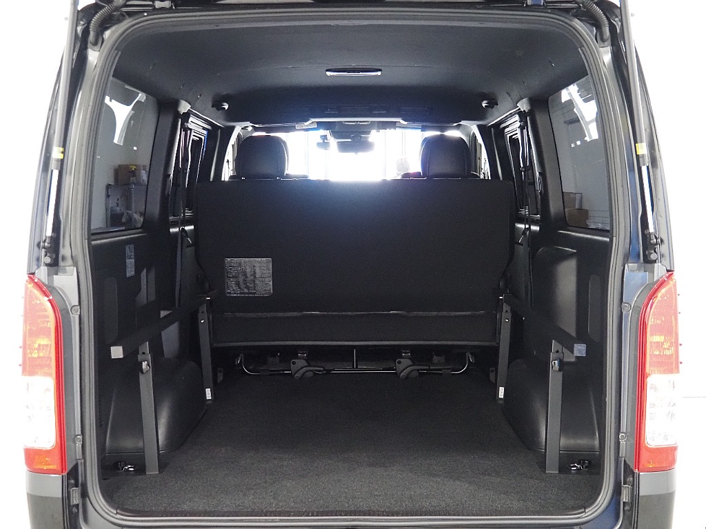 【Ｒ3年式/ハイエースバン/ディーゼル4ＷＤ/両側小窓付き】新品ホイール＆タイヤ付♪【全国納車可能】