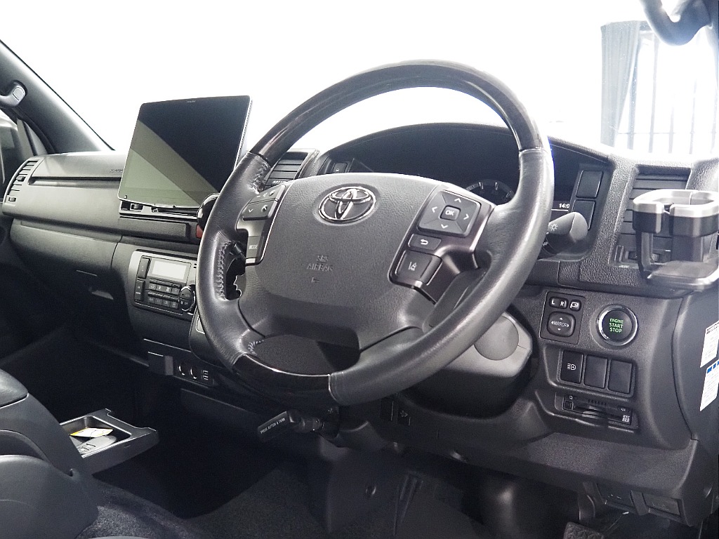 【Ｒ3年式/ハイエースバン/ディーゼル4ＷＤ/両側小窓付き】新品ホイール＆タイヤ付♪【全国納車可能】