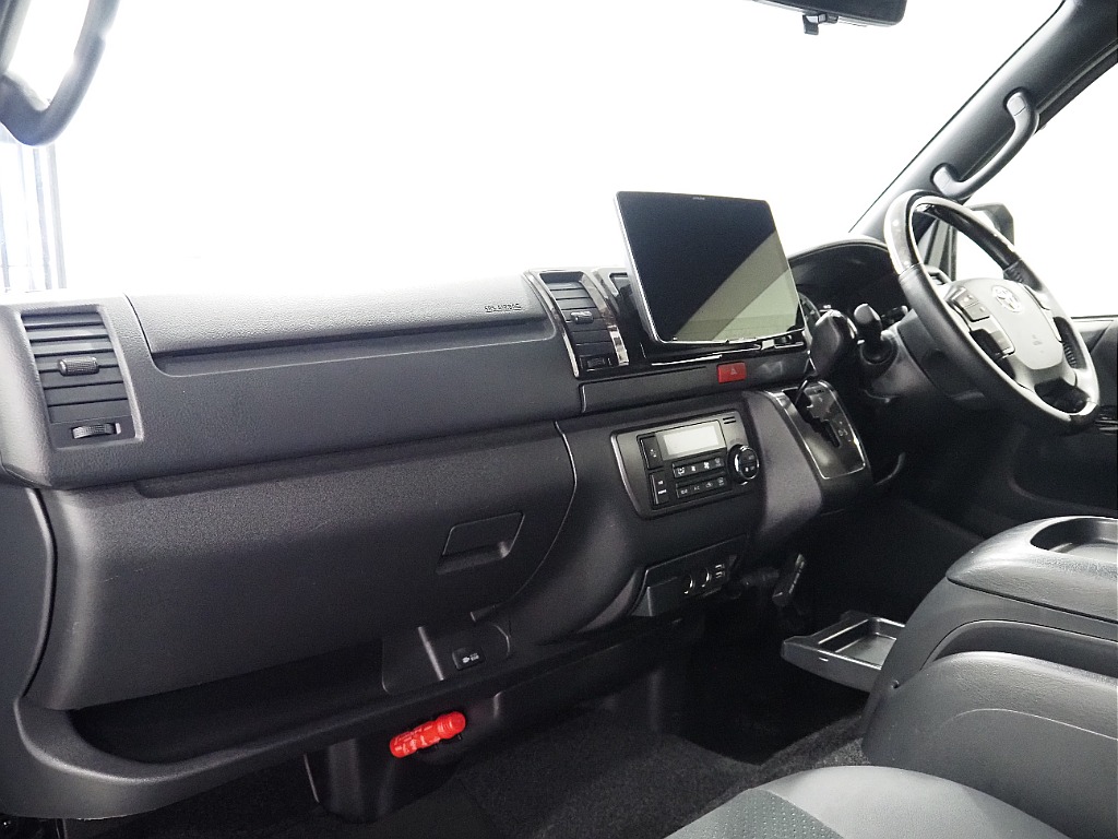 【Ｒ3年式/ハイエースバン/ディーゼル4ＷＤ/両側小窓付き】新品ホイール＆タイヤ付♪【全国納車可能】