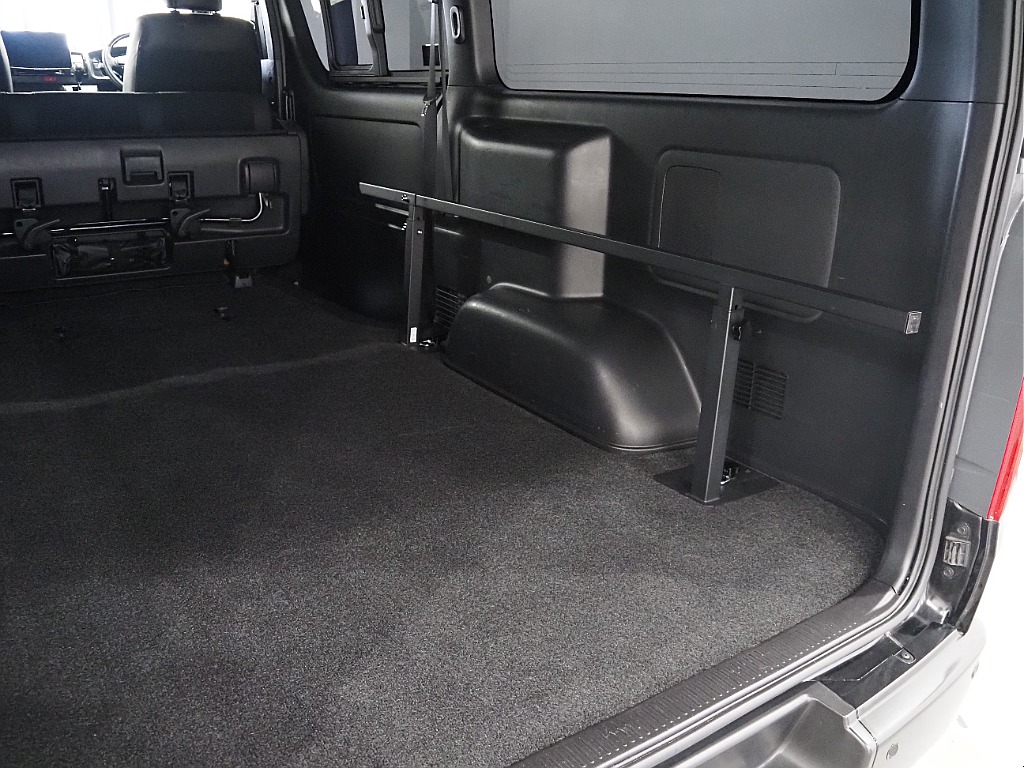 【Ｒ3年式/ハイエースバン/ディーゼル4ＷＤ/両側小窓付き】新品ホイール＆タイヤ付♪【全国納車可能】