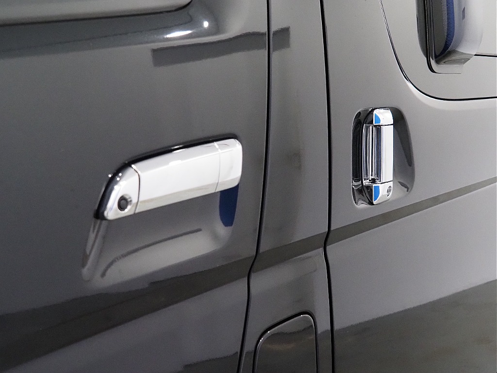 【Ｒ3年式/ハイエースバン/ディーゼル4ＷＤ/両側小窓付き】新品ホイール＆タイヤ付♪【全国納車可能】