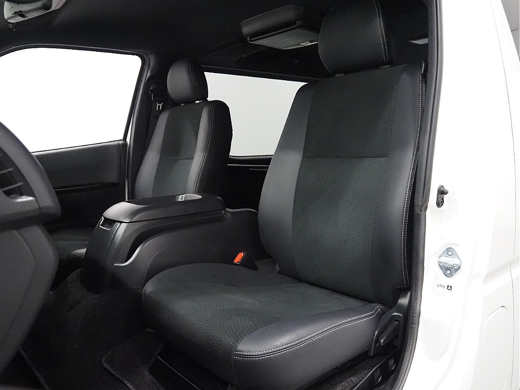 【R4年式/ハイエースバン/ディーゼル4WD/DARKPRIMEⅡ】オフロード×BLACKEDITION【全国納車可能】