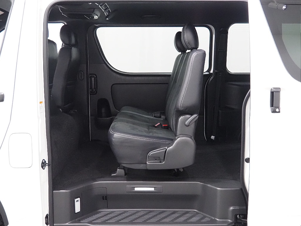 【R4年式/ハイエースバン/ディーゼル4WD/DARKPRIMEⅡ】オフロード×BLACKEDITION【全国納車可能】