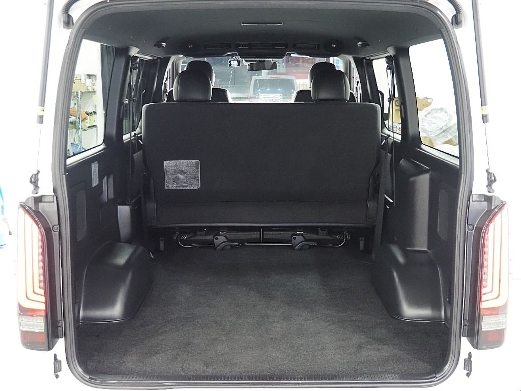 【R4年式/ハイエースバン/ディーゼル4WD/DARKPRIMEⅡ】オフロード×BLACKEDITION【全国納車可能】