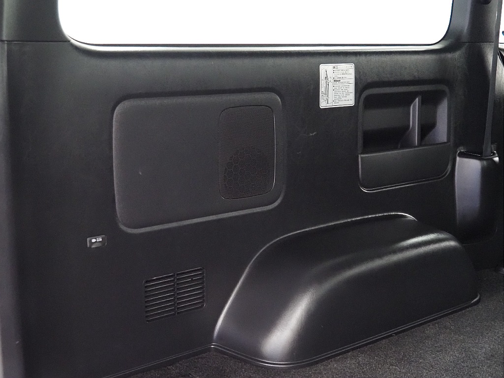 【R4年式/ハイエースバン/ディーゼル4WD/DARKPRIMEⅡ】オフロード×BLACKEDITION【全国納車可能】