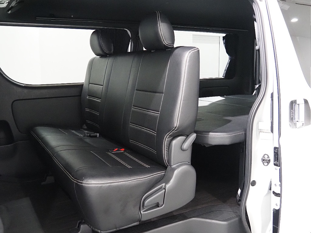 【R４年式/ハイエースバン/DARKPRIMEⅡ/フローリング施工】リア5面カーテン♪【全国納車可能】