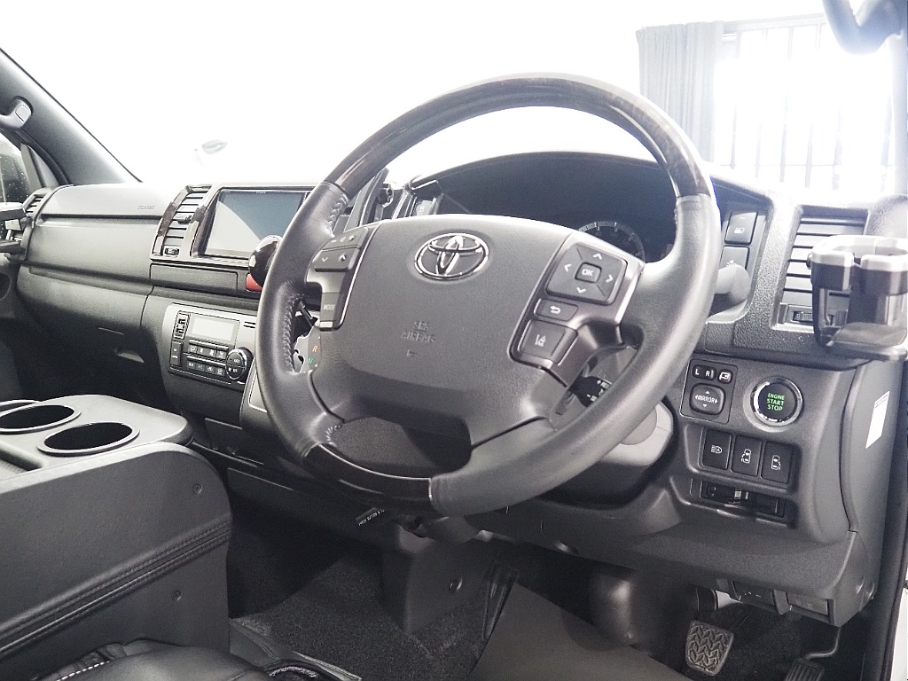 【R４年式/ハイエースバン/DARKPRIMEⅡ/フローリング施工】リア5面カーテン♪【全国納車可能】