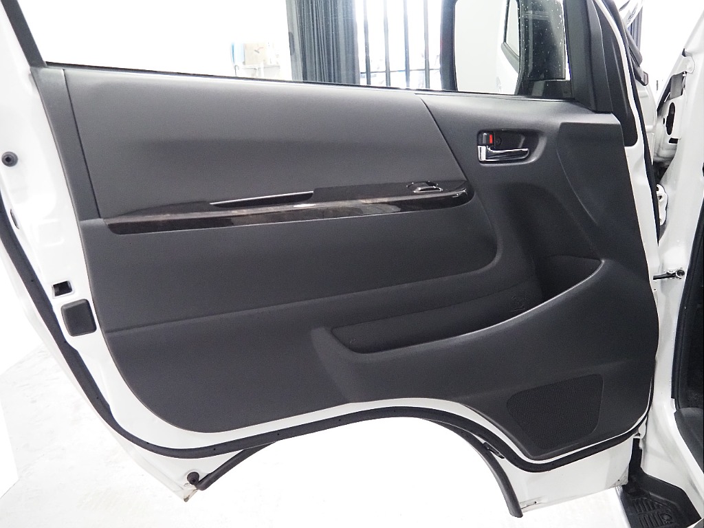 【R４年式/ハイエースバン/DARKPRIMEⅡ/フローリング施工】リア5面カーテン♪【全国納車可能】