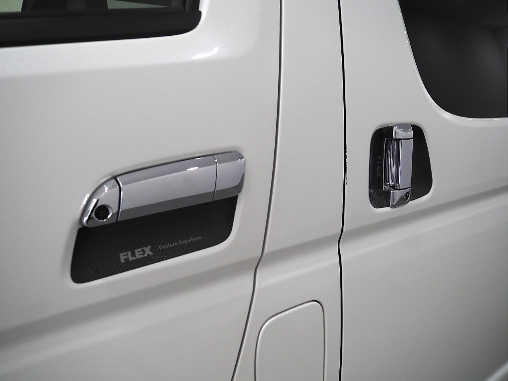 【R４年式/ハイエースバン/DARKPRIMEⅡ/フローリング施工】リア5面カーテン♪【全国納車可能】