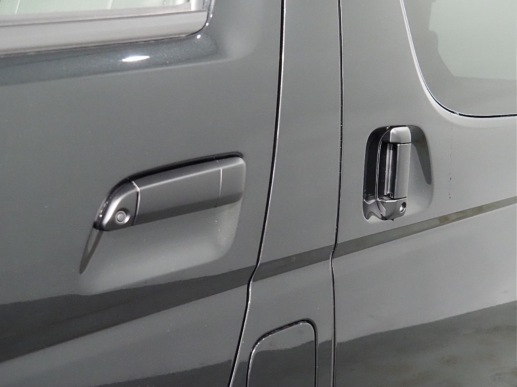 【新車ワゴンGL/スタンダード配列/2WD/フローリング施工】アルパイン製ダブルモニター♪【全国納車可能】