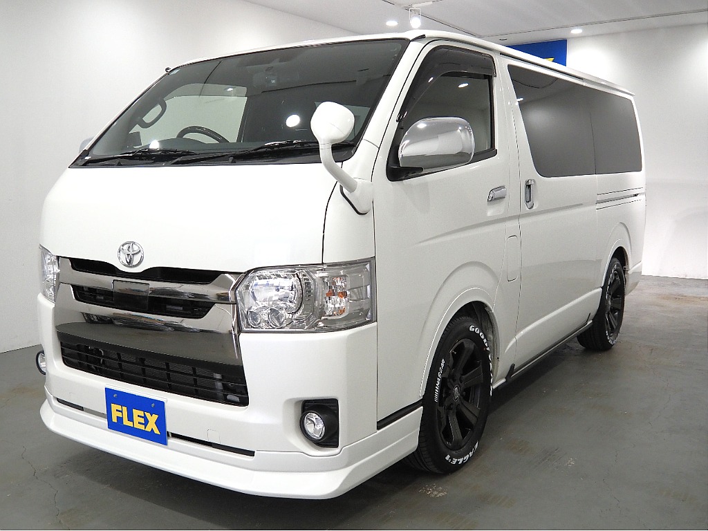 トヨタ レジアスエース(4枚目)