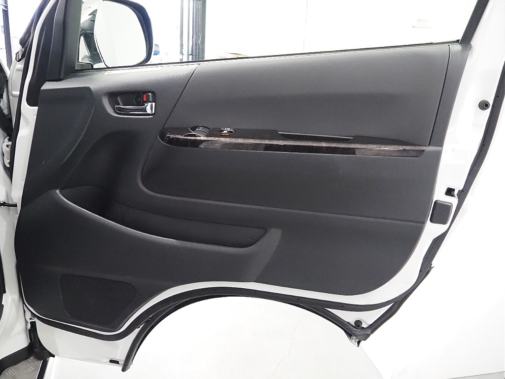 【5型/ディーゼル4WD/DARKRIMEⅡ/両側パワースライドドア】お買い得車両！新品パーツ多数インストール！【全国納車可能】