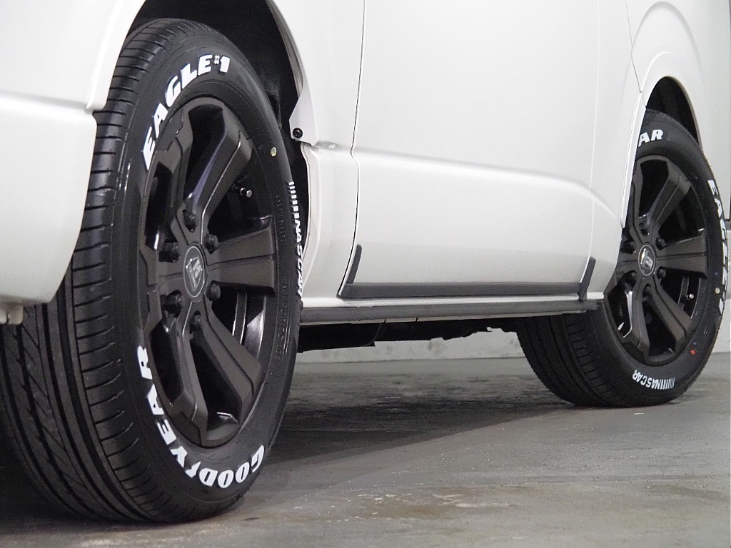 トヨタ レジアスエース(8枚目)