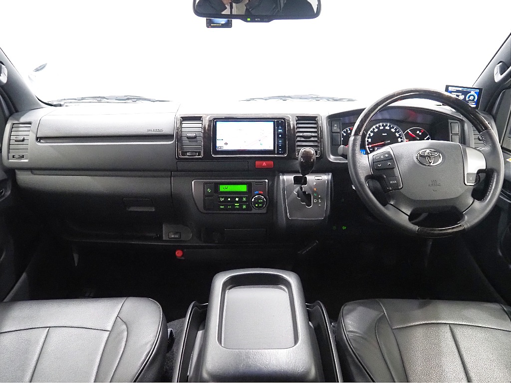 トヨタ レジアスエース(10枚目)