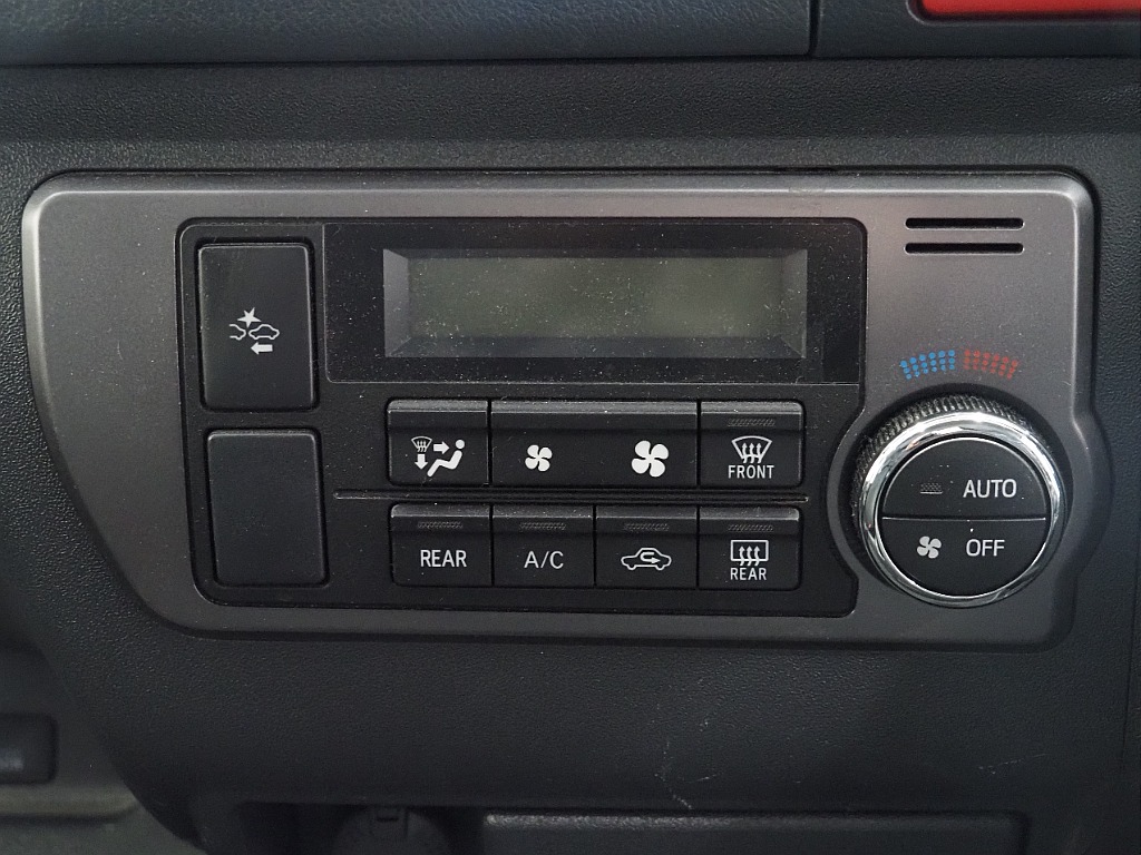 【H30年式/ハイエースワイドバン/ガソリン2.7L4WD/両側小窓付き】フローリング×ベッドキッド